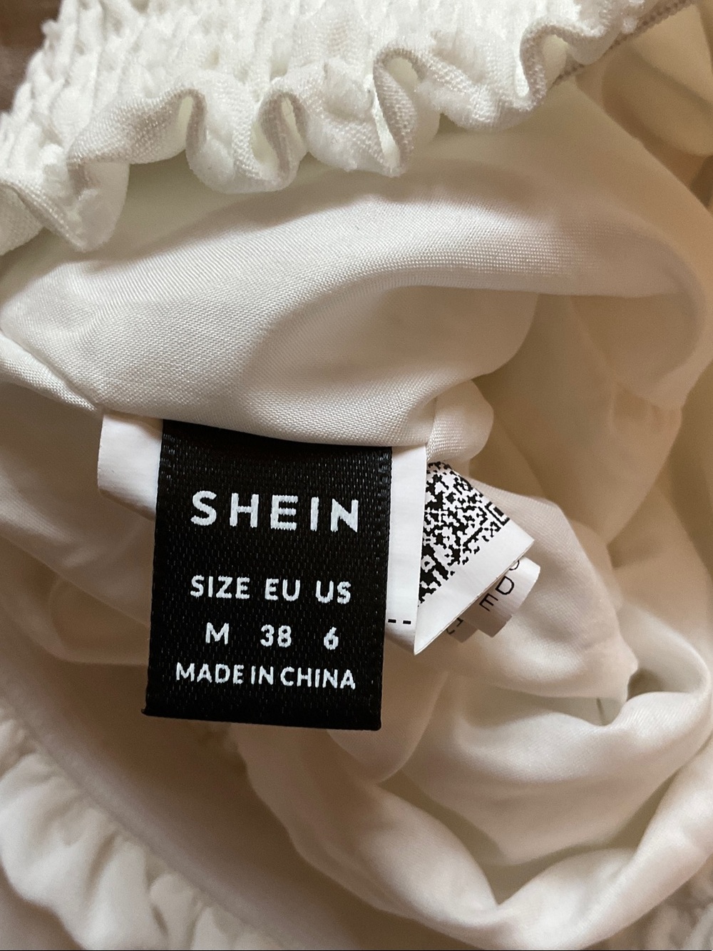 SHEIN Ruffle Tiered Shorts 6 - Picture 2 of 7